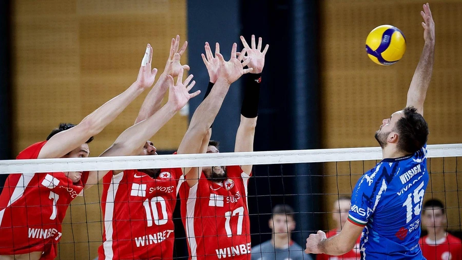 🏐 СУПЕР ВОЛЕЙ: Левски и Локомотив Авиа ще поведат в полуфиналите