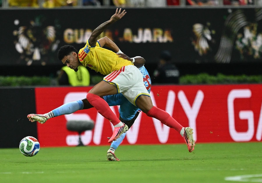 Grande goleiro e gols anulados não conseguiram parar a Colômbia no caminho para as oitavas