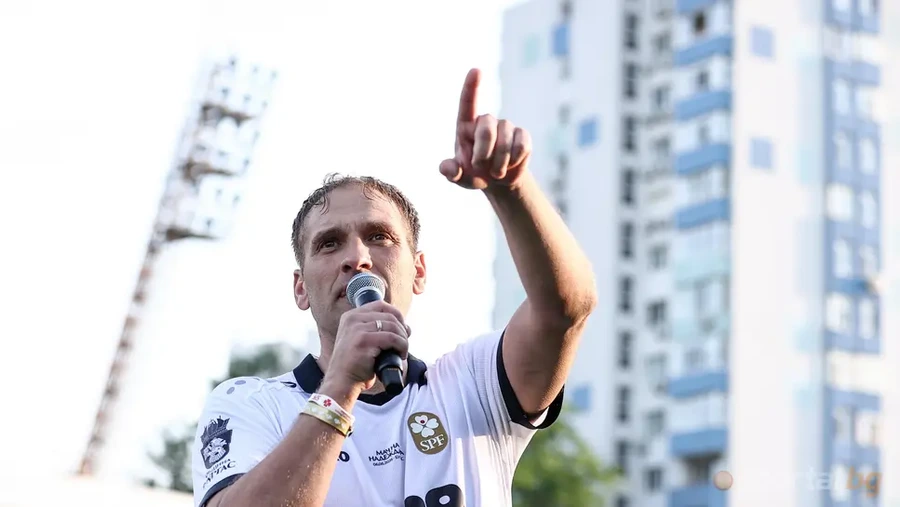 Стилиян Петров нападна БФС: Проблемът не е на терена