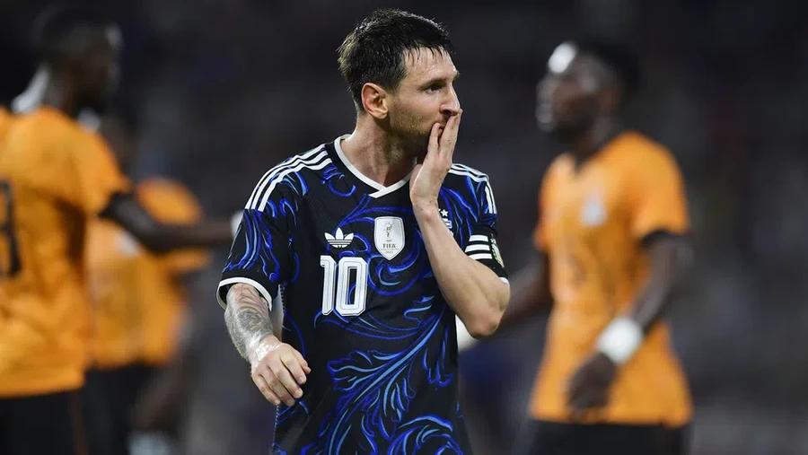 Messi: "Of course I'm not friends with Ronaldo, but there is respect between us"