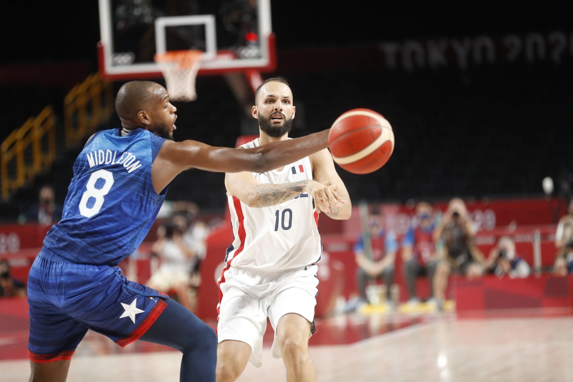 Milwaukee-Philadelphia, che sfida tra Antetokounmpo ed Embiid!