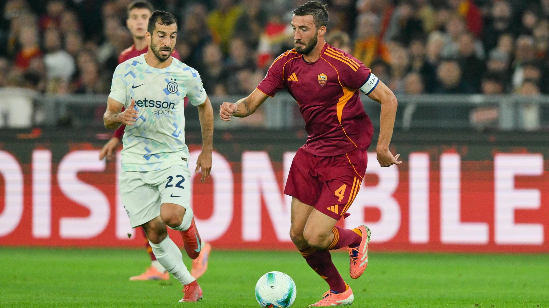 Bryan Cristante of AS Roma runs with the ball during the match of 7th day of the Serie A between A.S. Roma and FC Internazionale at the Olimpico Stadium on Oct 18, 2025 in Rome, Italy. during Italian soccer Serie A match in Rome, Italy, October 18 2025