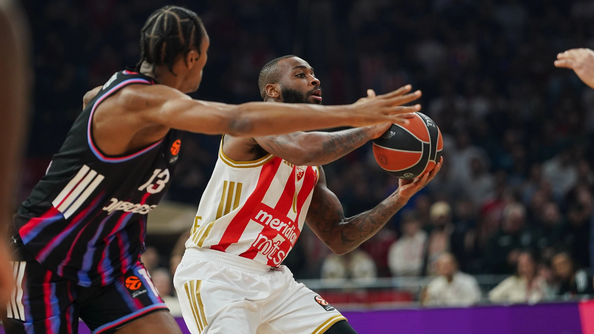 April 7, 2026, Belgrade, Central Serbia, Serbia: 202647, Belgrade, Serbia - Crvena Zvezda Meridianbet and Paris Basketball play a EuroLeague basketball game at the Belgrade Arena. CODI MILLER-MCINTYRE in action.