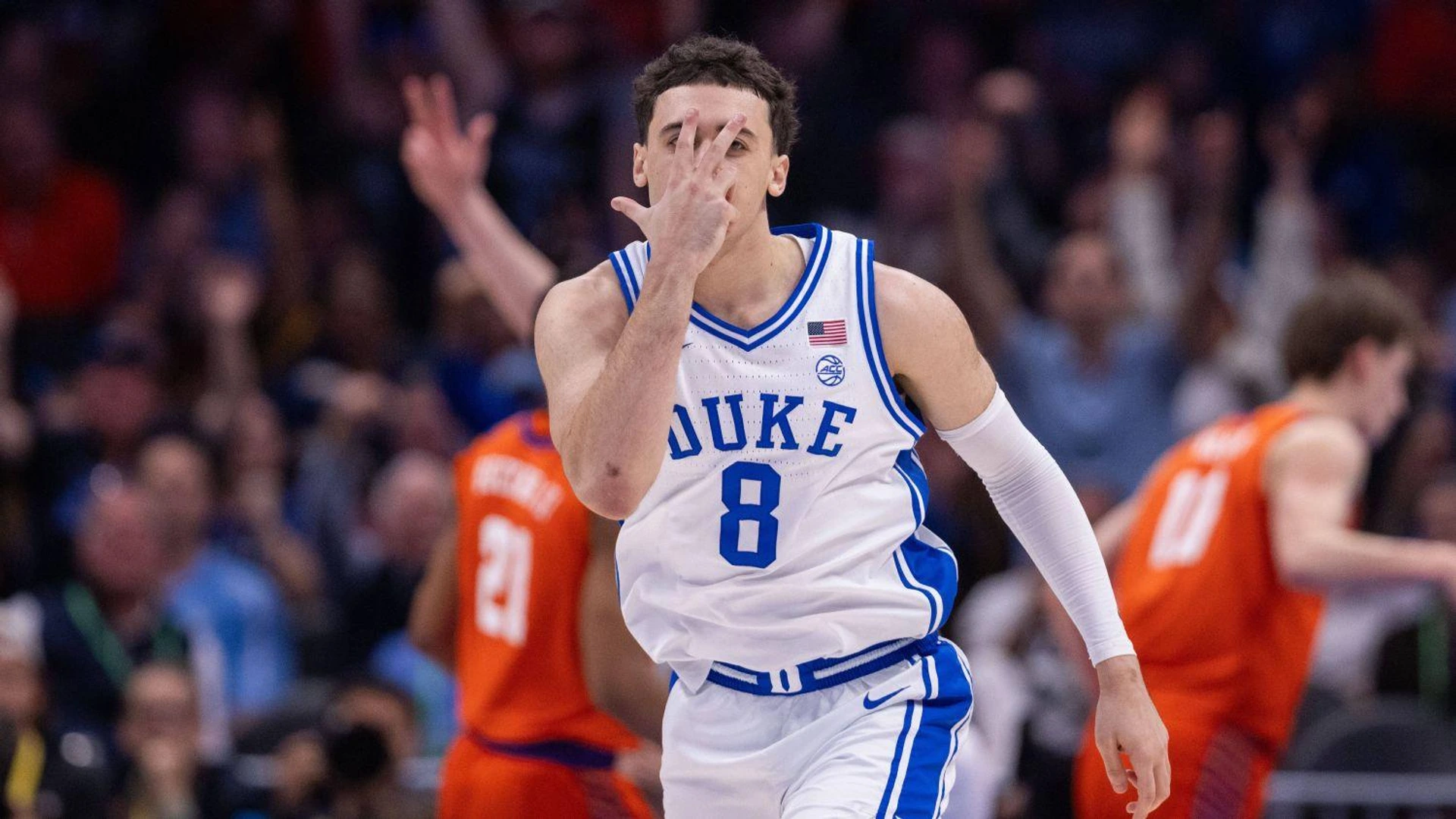 Дюк Мартенска лудост баскетбол NCAA уинбет