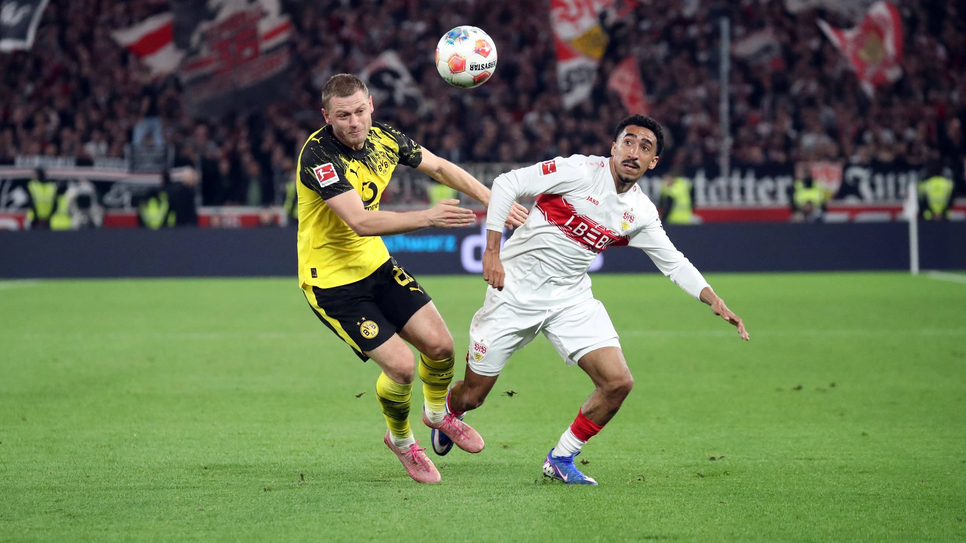 04 04 26 VfB Stuttgart Borussia Dortmund Germany, Stuttgart, Julian Ryerson Borussia Dortmund , Tiago Tomas VfB Stuttgart