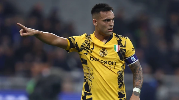Lautaro Martinez of Fc Internazionale gestures during the Serie A match beetween Fc Internazionale and Venezia Fc  on November 3, 2024
