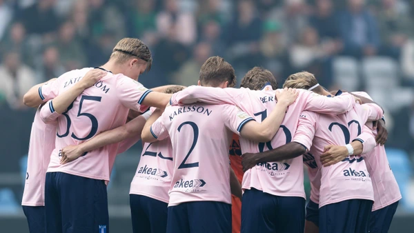 Malmö FFs players gathered for the Allsvenskan football match between GAIS and Malmö FF on July 5, 2025 in Gothenburg