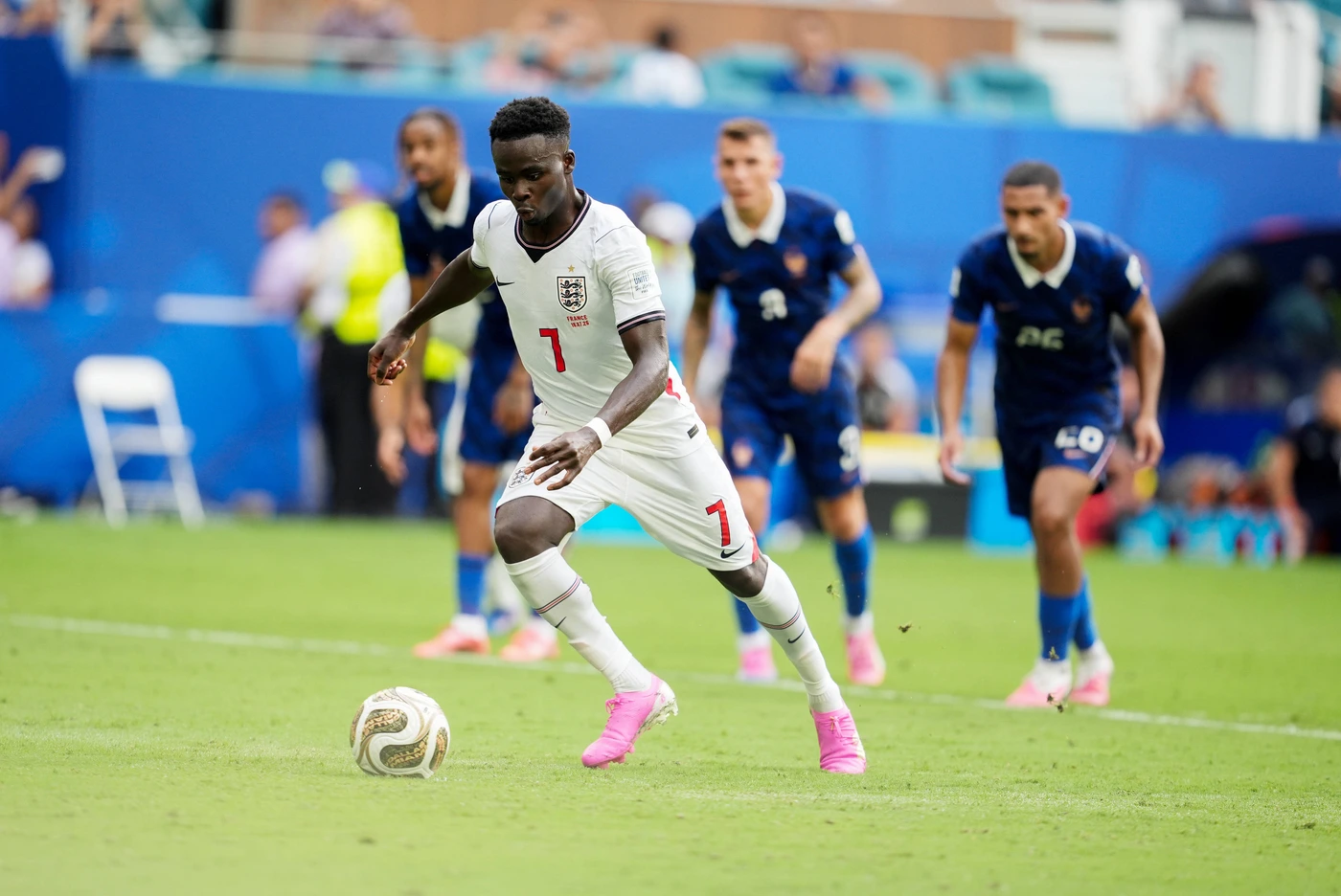 July 18, 2026, Fort Lauderdale, Florida, USA: Bukayo Saka prepares to take a penalty kick in the 87th minute during the FIFA World Cup, WM, Weltmeisterschaft, Fussball 2026 Fort Lauderdale USA - ZU...