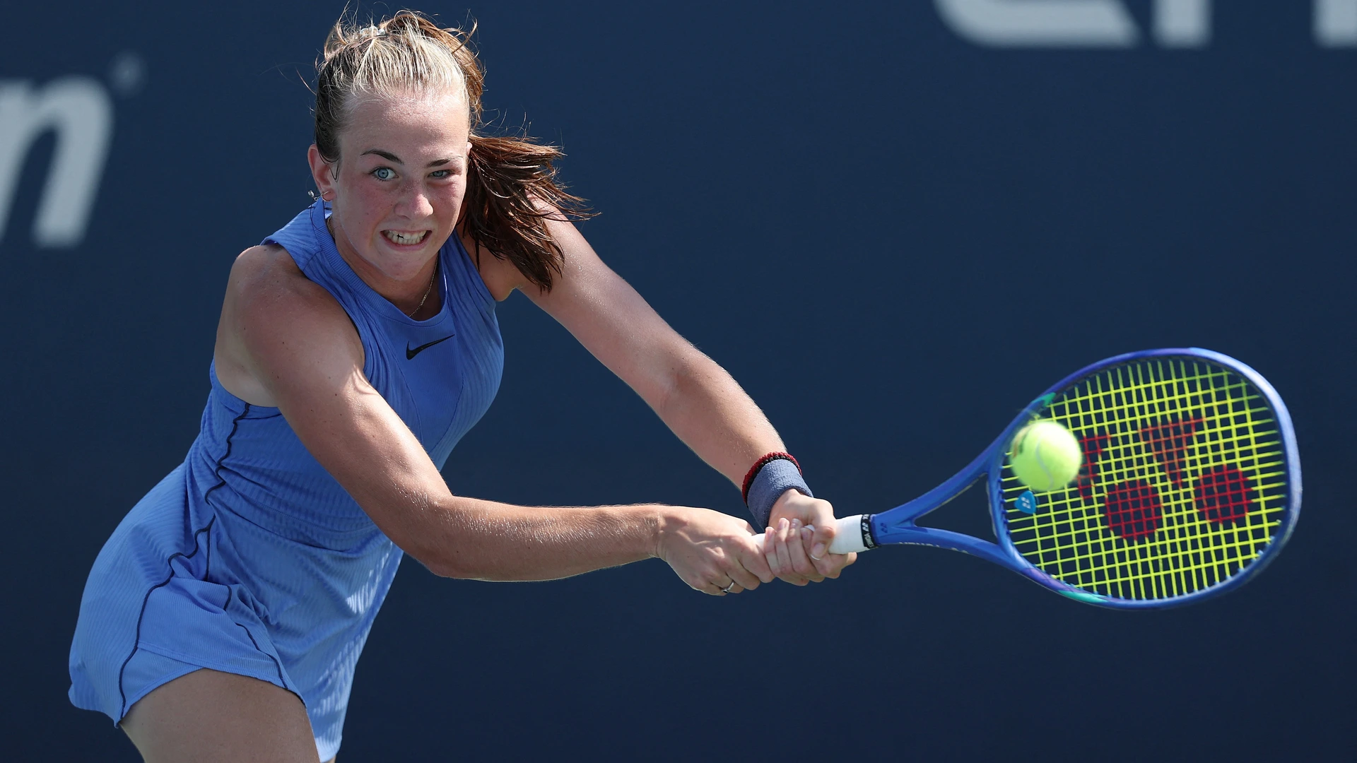 Mika Stojsavljevic of the United Kingdom returns against Lea Nilsson of Sweden during their Junior Girls' Singles Semifinal match US Open on September 5, 2025