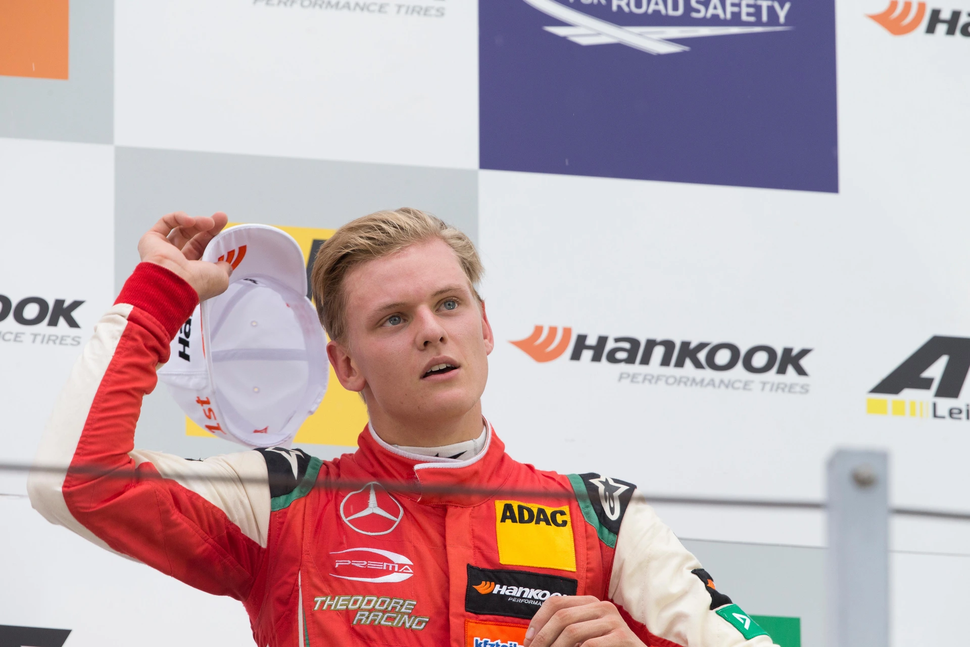 La Haas presenta la VF-21 e Mick Schumacher