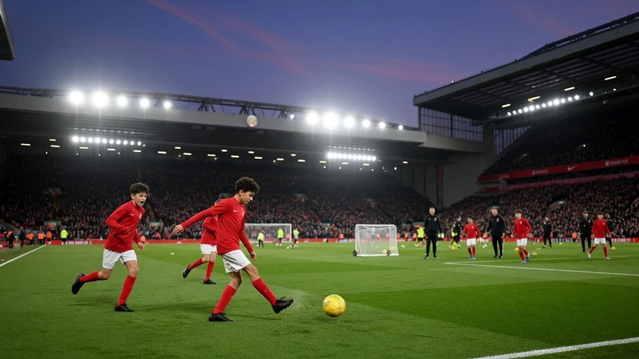 Над 200 участници от LFC Foundation получиха шанс да играят на „Анфийлд“