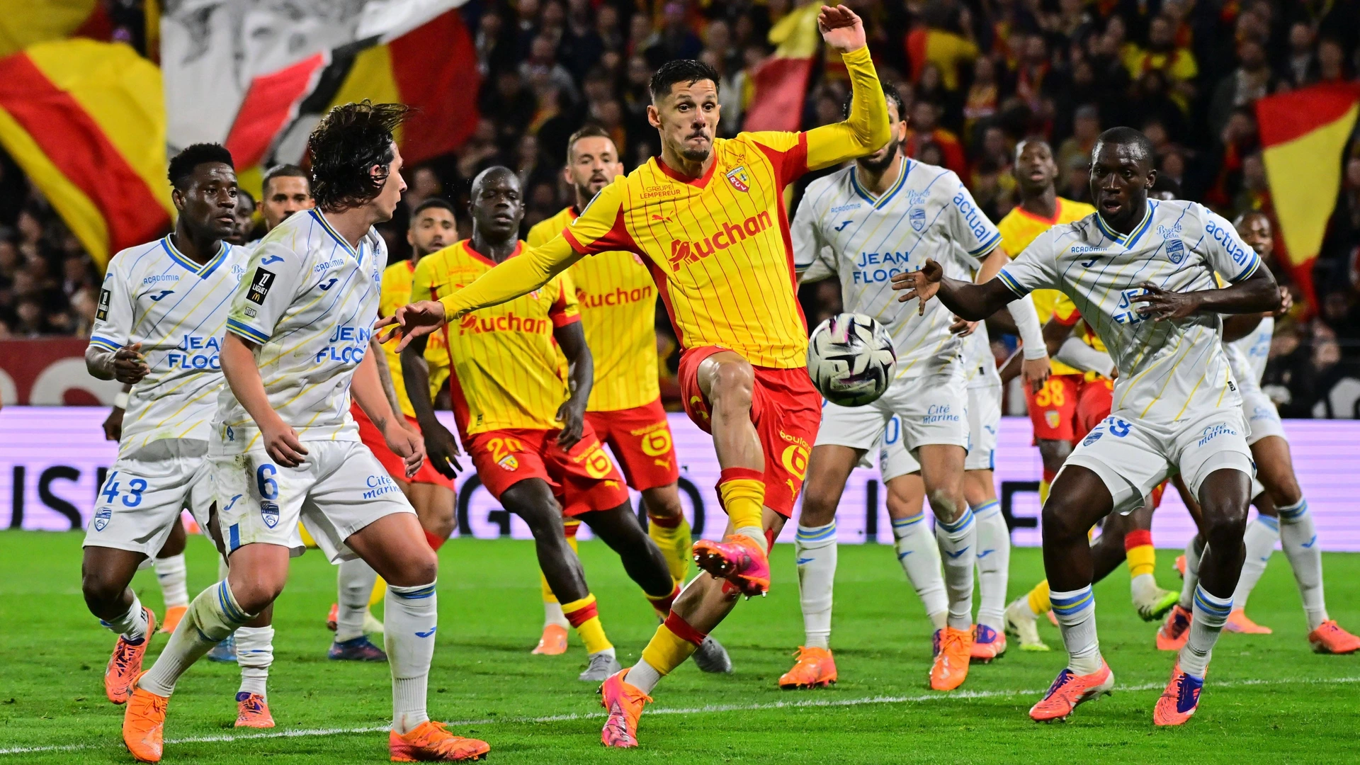 FOOTBALL : Lens vs Lorient - Ligue 1 - 02/11/2025 Florian SOTOCA 7 - Lens during the Ligue 1 match between RC Lens and FC Lorient at Stade Felix Bollaert on November 02, 2025 in Lens, France.