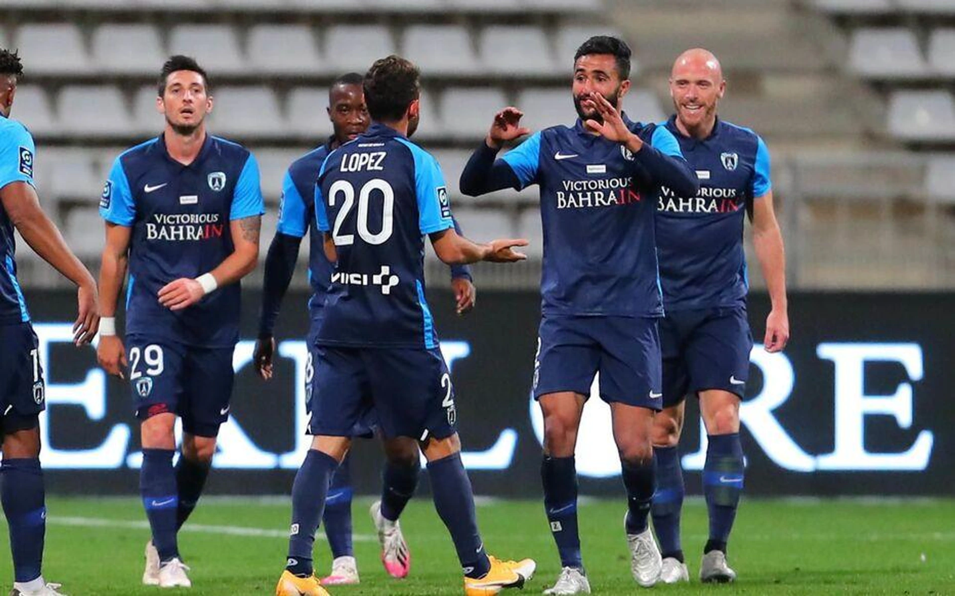 Може ли лидерът да дръпне още в Париж?