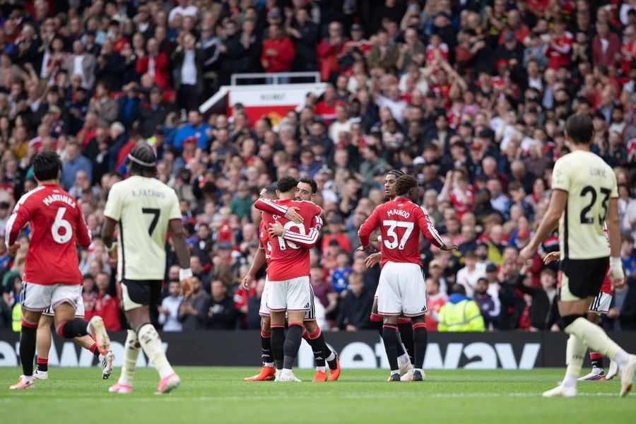 Everton Host Manchester United in Early-Season Hill Dickinson Stadium Clash