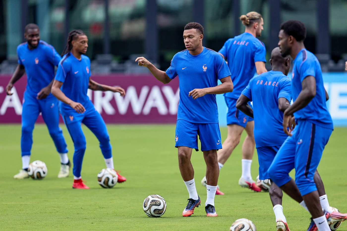 July 17, 2026, Fort Lauderdale, Florida, USA: Kylian Mbappe 10 of France attends a France soccer team training session in preparation for a FIFA World Cup, WM, Weltmeisterschaft, Fussball 26 Bronze...