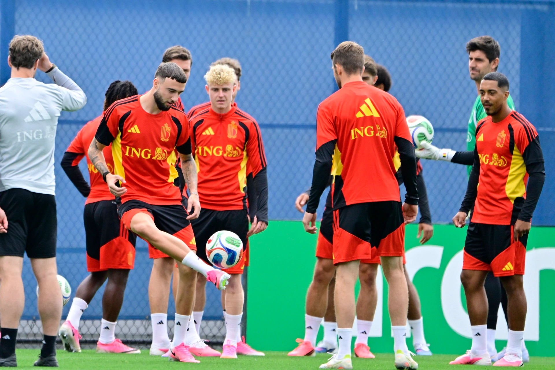 Belgian national football team - FIFA World Cup, WM, Weltmeisterschaft, Fussball 2026 - media activities 28 06 2026 RENTON, UNITED STATES OF AMERICA - JUNE 28 : Debast Zeno defender of Belgium pict...