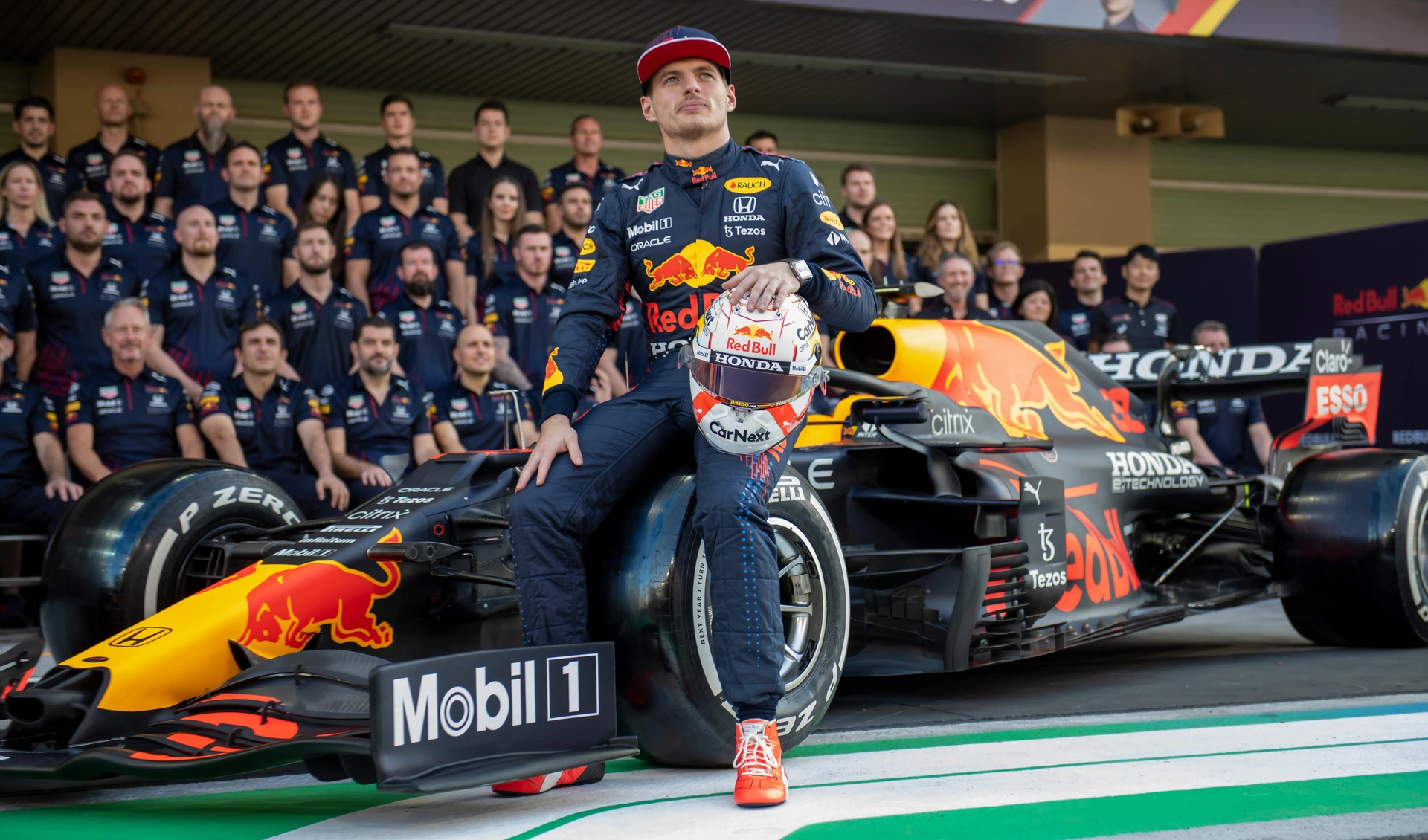 Red Bull, Verstappen si gode il weekend perfetto