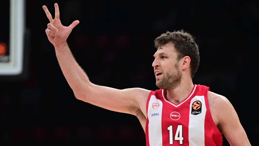 🏀 ЕВРОЛИГА: Везенков ще направи Олимпиакос шампиони