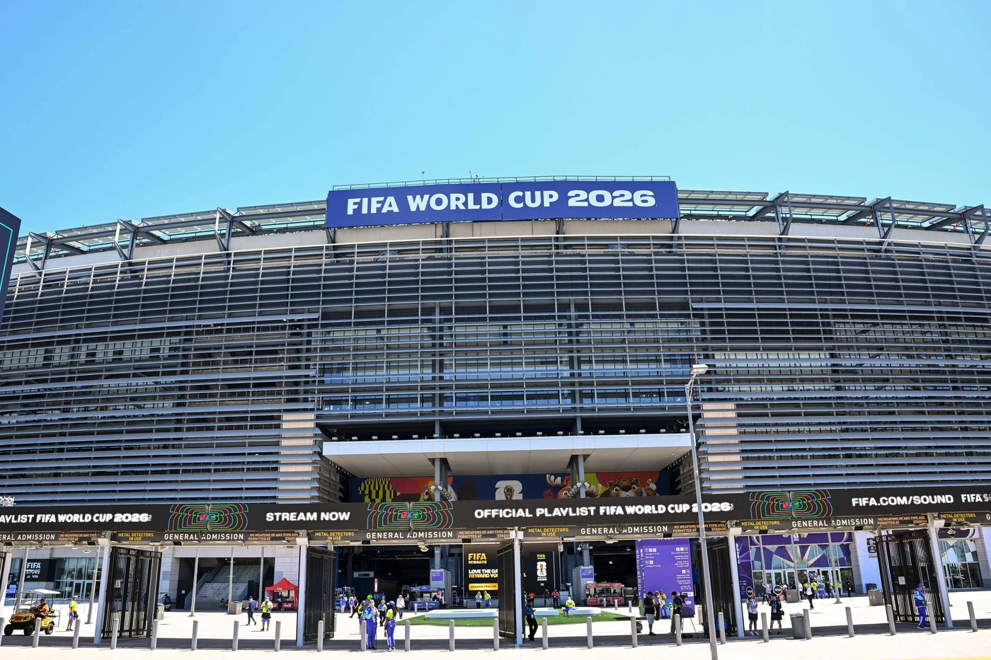 general view outside the stadium during the FIFA World Cup, WM, Weltmeisterschaft, Fussball 2026 Group I match between France and Senegal at New York New Jersey Stadium on June 16, 2026 in East Rut...