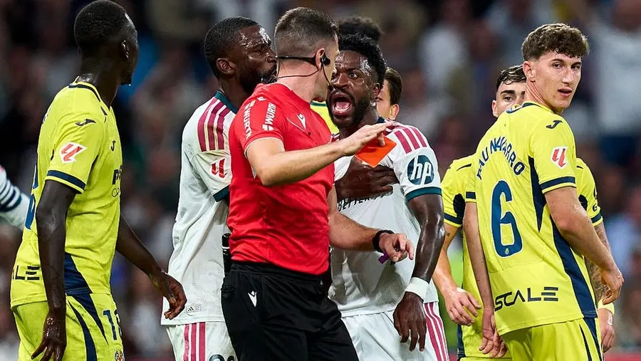 Referee’s report reveals more about Vinícius’ red card, Brazilian unlikely to play in El Clásico