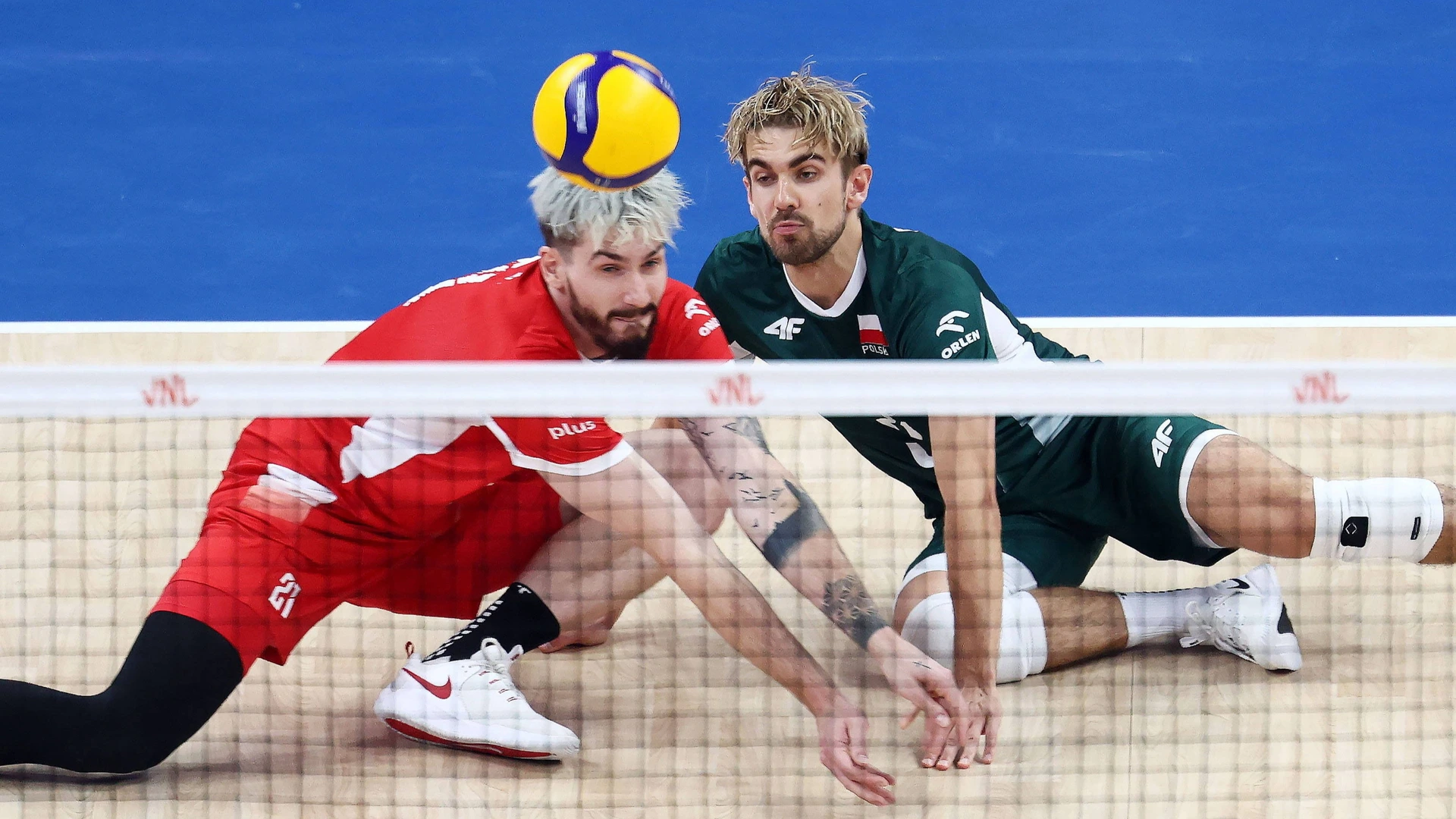 2025.07.20 Ergo Arena Gdansk Siatkowka mezczyzn Liga Narodow 2025 Francja - Polska N/z Tomasz Fornal Jakub Popiwczak Foto Piotr Matusewicz / PressFocus 2025.07.20 Gdansk Men volleyball Nations League VNL France - Poland Tomasz Fornal Jakub Popiwczak