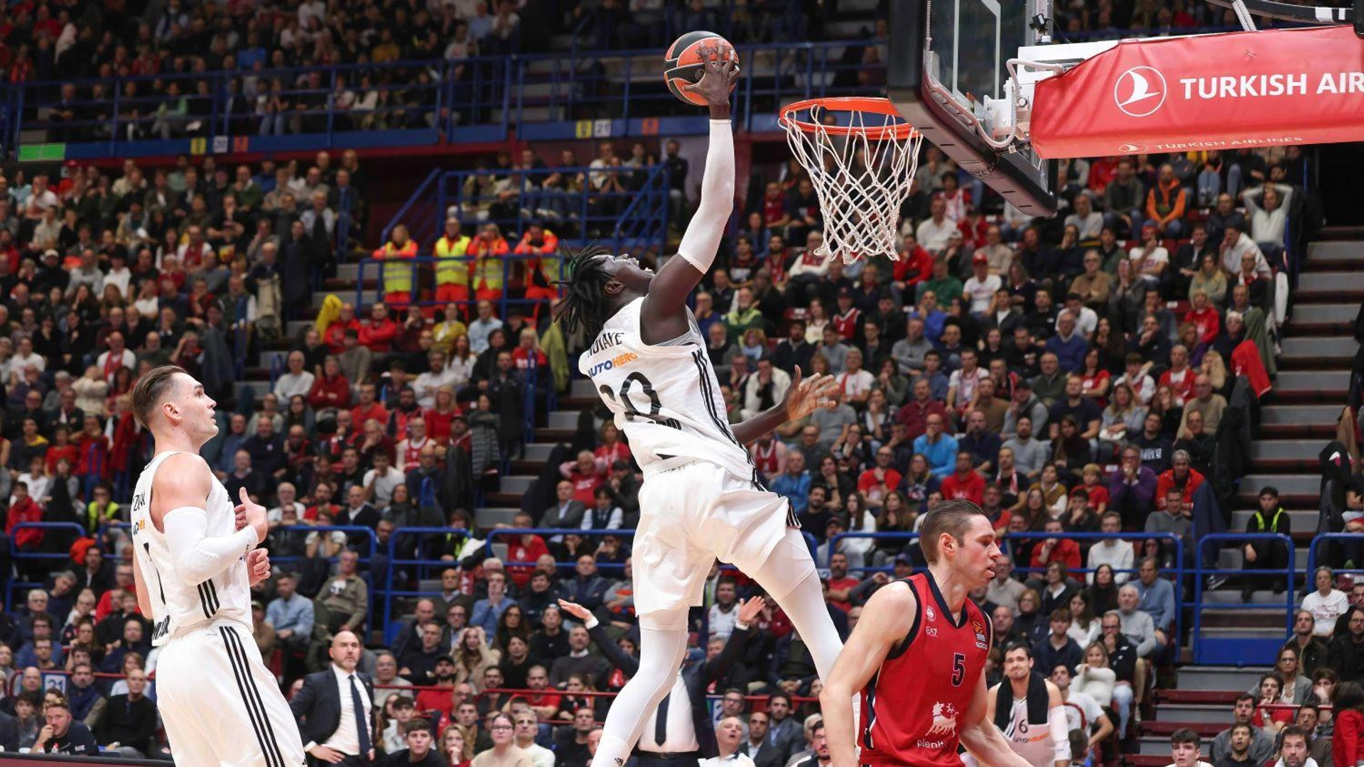 🏀 ЕВРОЛИГА: Реал Мадрид ще смъкнат Монако от върха
