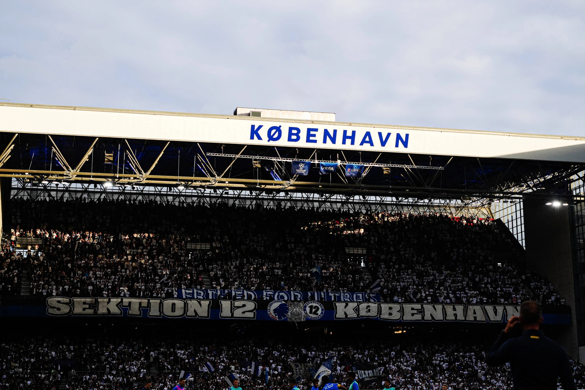Schriftzug Kopenhavn auf Tribuene, Themenfoto, Themenbild, Symbolfoto, Symbolbild, Stockfoto DEN, FC Kopenhagen vs. Bayer 04 Leverkusen, Fussball, UEFA Champions League, Spieltag 1, Spielzeit 2025 ...