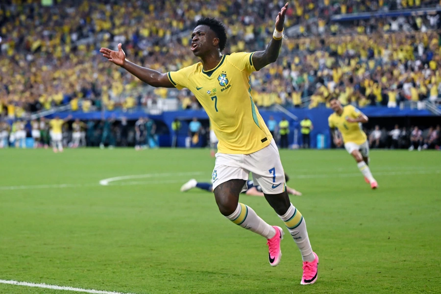 Samba brasileira no retorno de Neymar deixou a Escócia no desespero