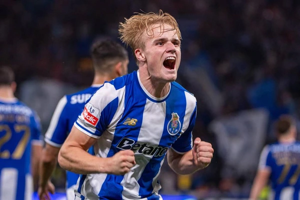 April 19, 2026, Porto, Porto, Portugal: PORTO, PORTUGAL - APRIL 19: VICTOR FROHOLDT from FC Porto celebrates his goal during the Liga Portugal Betclic 2025 26 League match between FC Porto and CD Tondela, at Estadio do Dragao on April 19, 2026 in Porto, Portugal Porto Portugal - ZUMAl192 20260419_zsp_l192_056 Copyright: xMiguelxLemosx