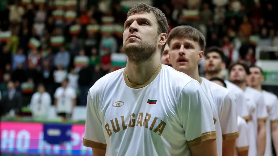  Александър Везенков и куп изненади в разширения състав на национални отбор