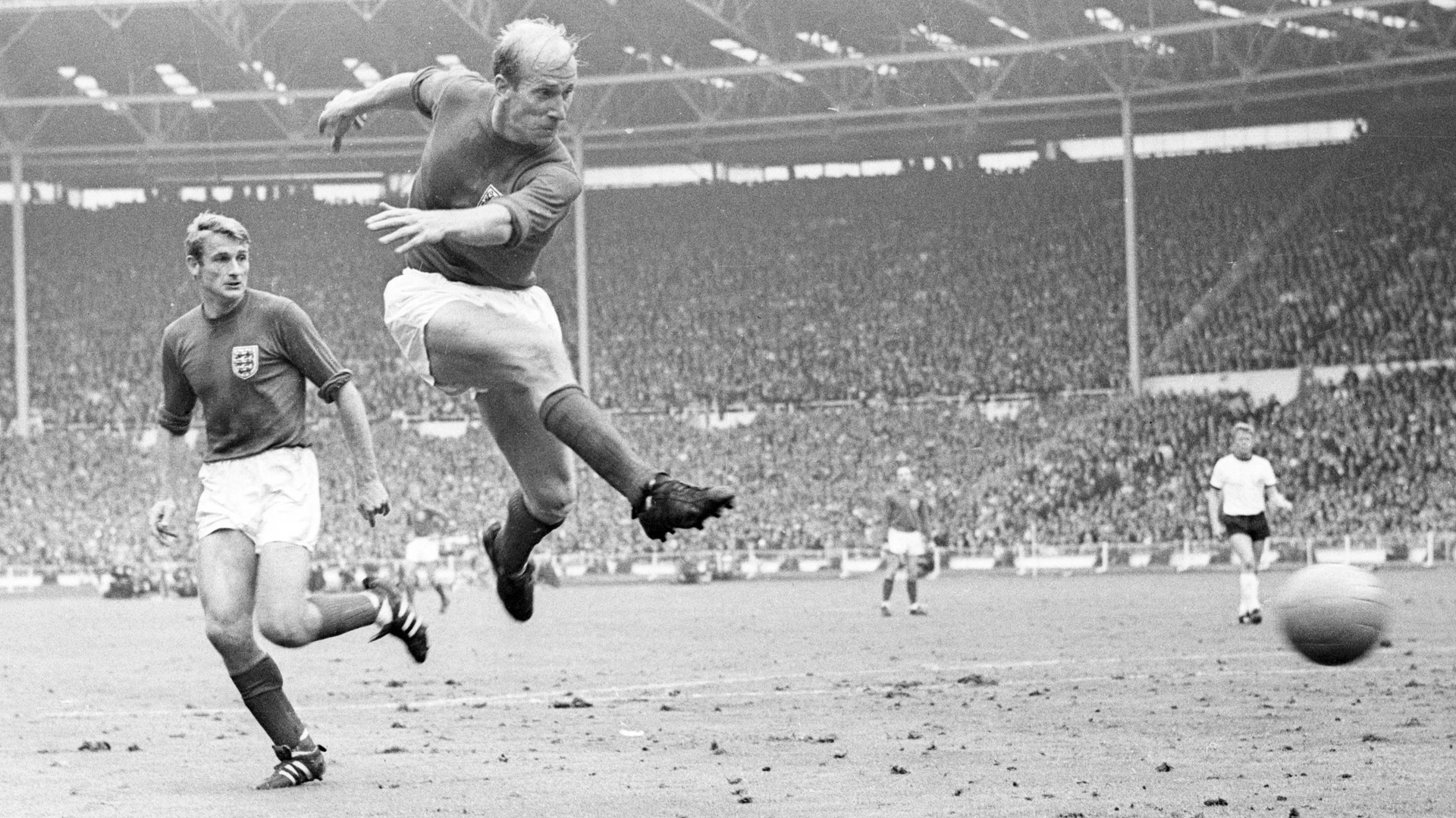 30 07 1966 Co World Cup Final 1966 England BR Germany 4 2 n v Bobby Charlton before Roger Hunt both England